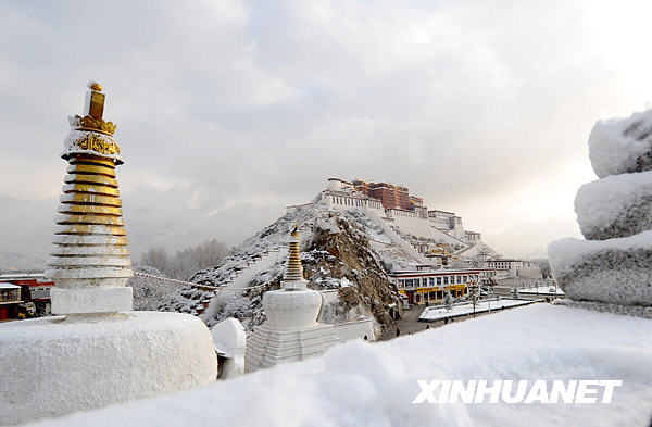 拉萨降瑞雪(图)