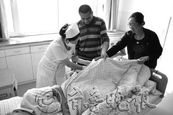 潍坊:脑梗塞老人3天没排便 护士手抠大便一小时