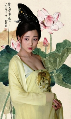 在《武则天秘史》中,殷桃饰演的武则天因穿低胸装一度引起观众