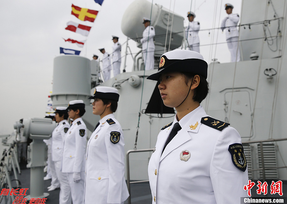 南海舰队广州舰女兵风采高清组图