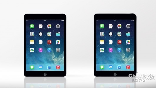 Gizmag compares the features and specs of the new iPad mini with Retina Display (left) and...