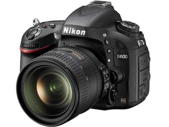 ῵D600